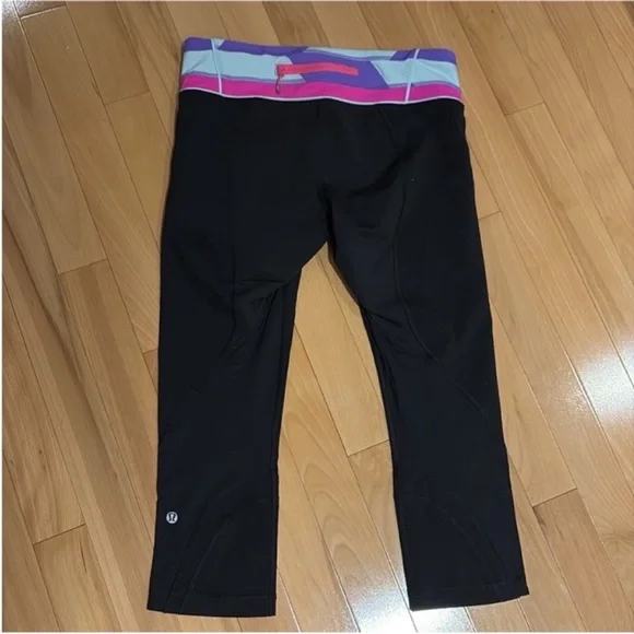 Lululemon Active Blue Jacket & Black 21“ Run Inspire Capri Crop Legging - size 8 - Picture 7 of 16